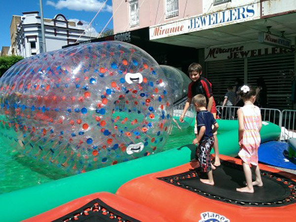 inflatable water roller 